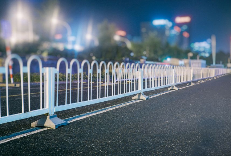 关于道路护栏的规划工作